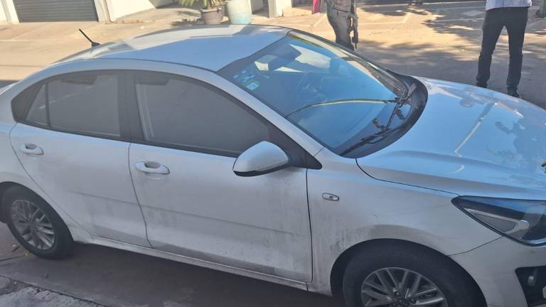 El vehículo Kia fue localizado en calles de la colonia Infonavit Humaya, tras haber sido despojado en la Chapultepec el pasado jueves.