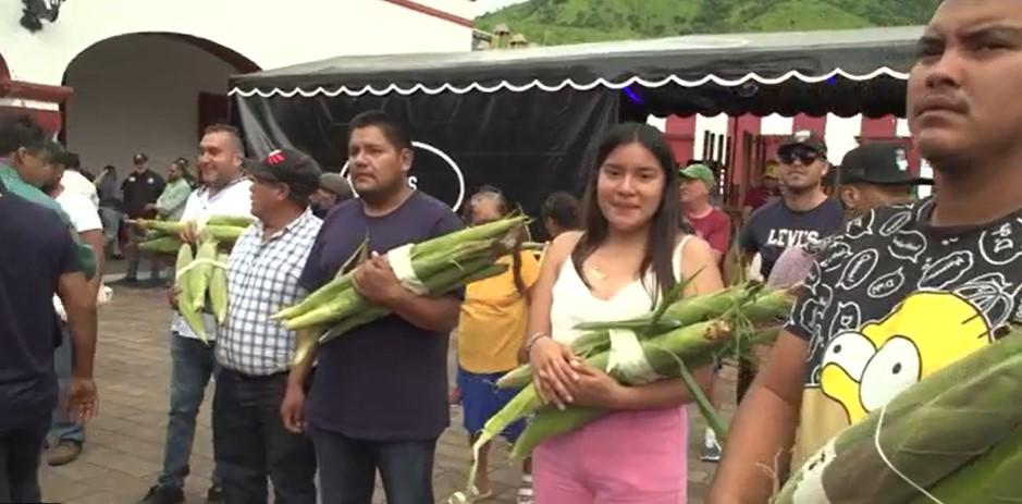 $!Realizan en Jala, Nayarit, la 39 edición del concurso del Elote más Grande del Mundo
