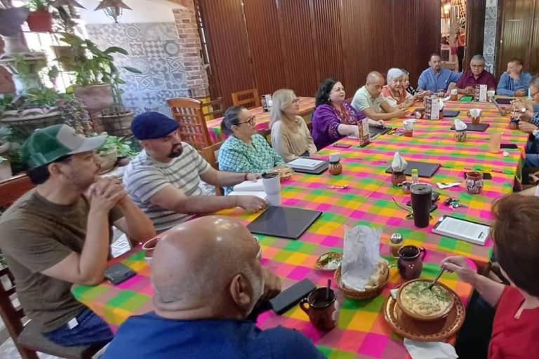 Dialoga Élmer Mendoza con la Corresponsalía Culiacán del Seminario de Cultura Mexicana