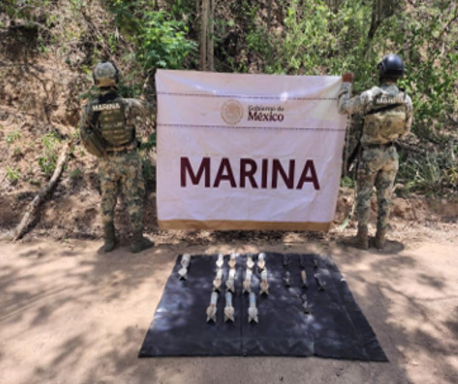 $!Ejército y Marina aseguran fentanilo y 19 explosivos improvisados en Culiacán
