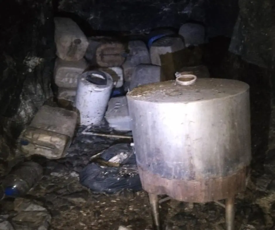 $!Ejército desmantela tres áreas para producir metanfetamina en Cosalá; decomisan químicos y equipo