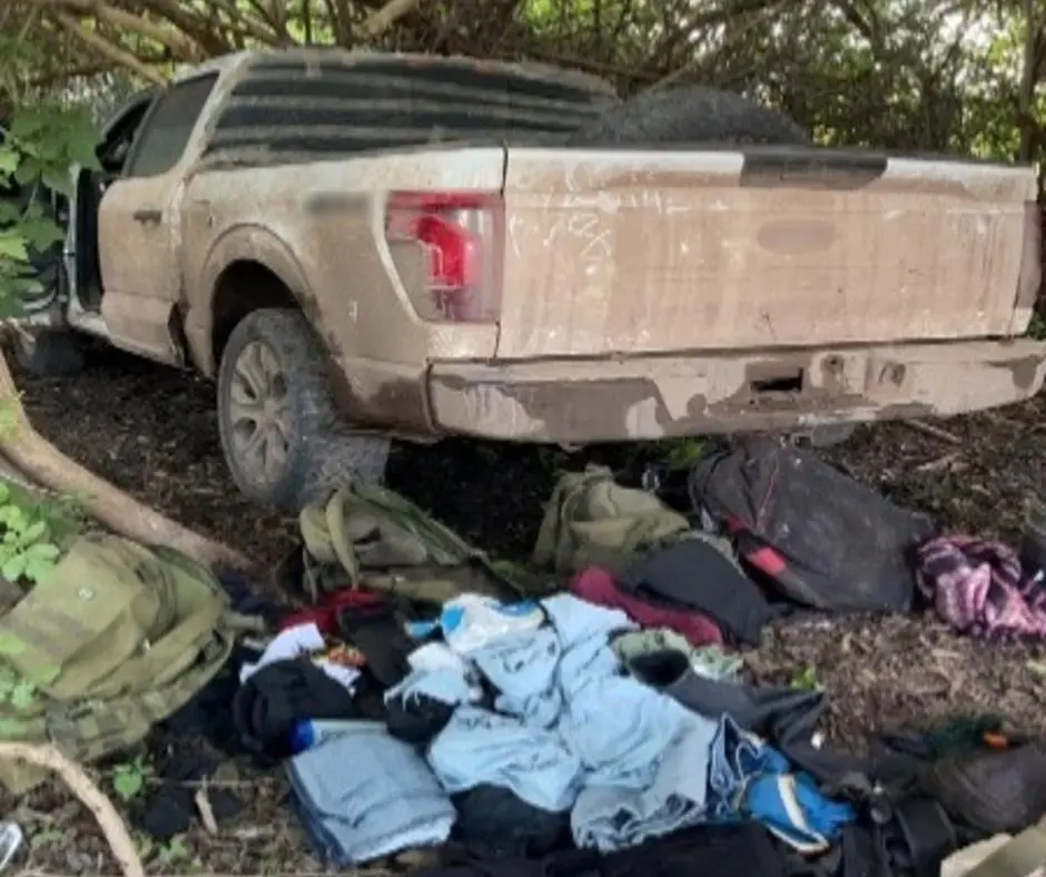 $!Aseguran arsenal, droga y vehículos en El Caimanero, Rosario