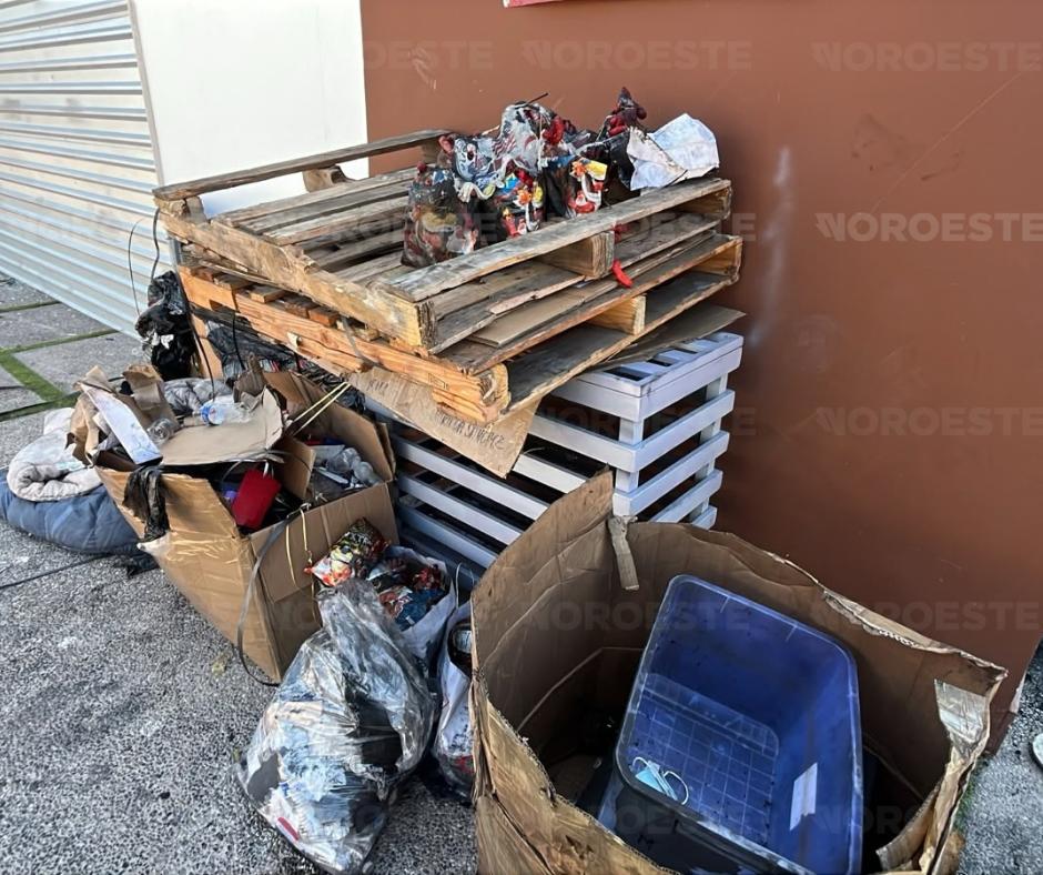 $!Vandalizan e incendian local comercial cerca de la Novena Zona Militar en Culiacán