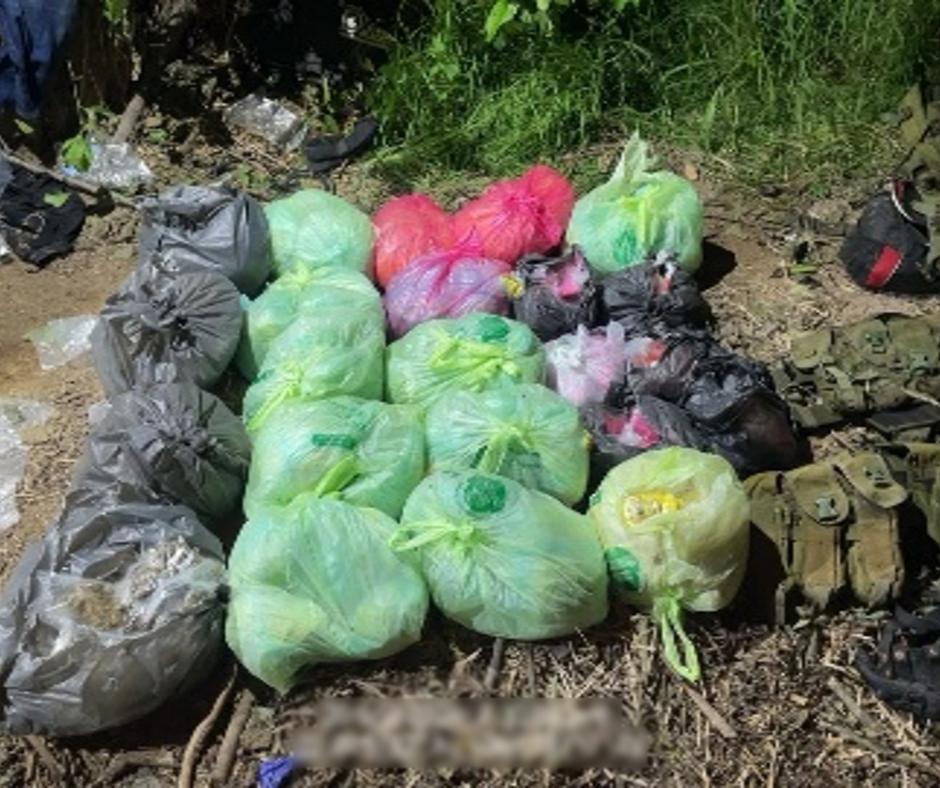 $!Aseguran arsenal, droga y vehículos en El Caimanero, Rosario