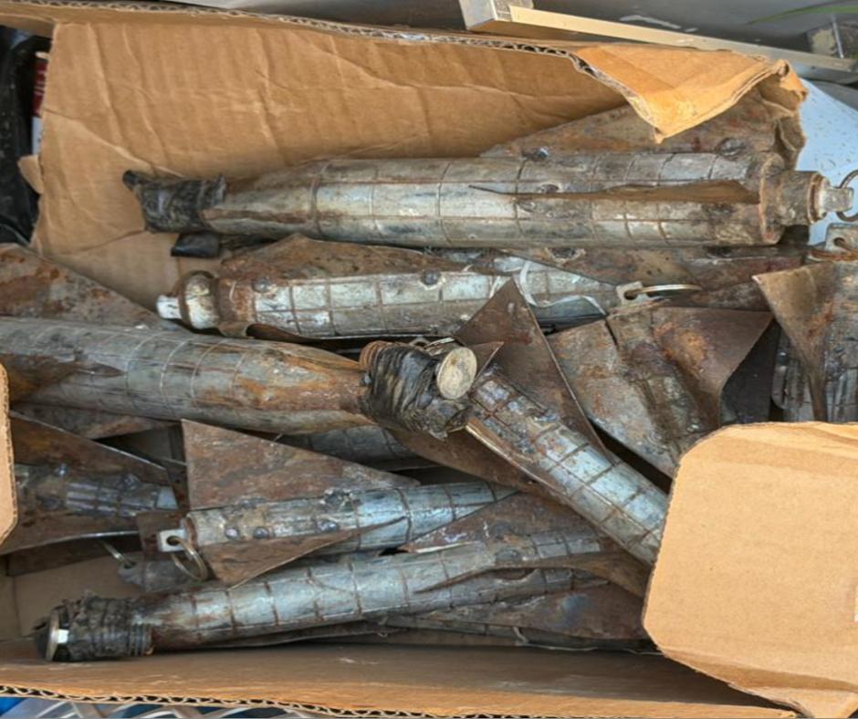 $!Detienen en Mazatlán a tres hombres con fusil Barrett, armas largas, casi 2 mil cartuchos y explosivos