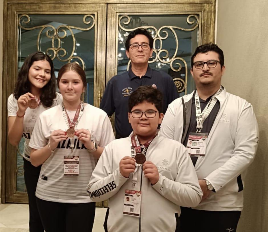 $!Se enroca la Selección de Mazatlán de ajedrez y se queda con 4 medallas en estatal