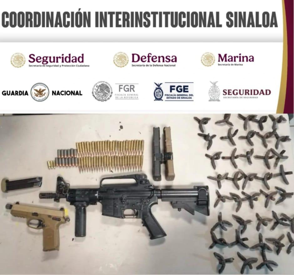 $!Confirman detención y decomiso de auto y armas tras persecución en el sector Tres Ríos, en Culiacán