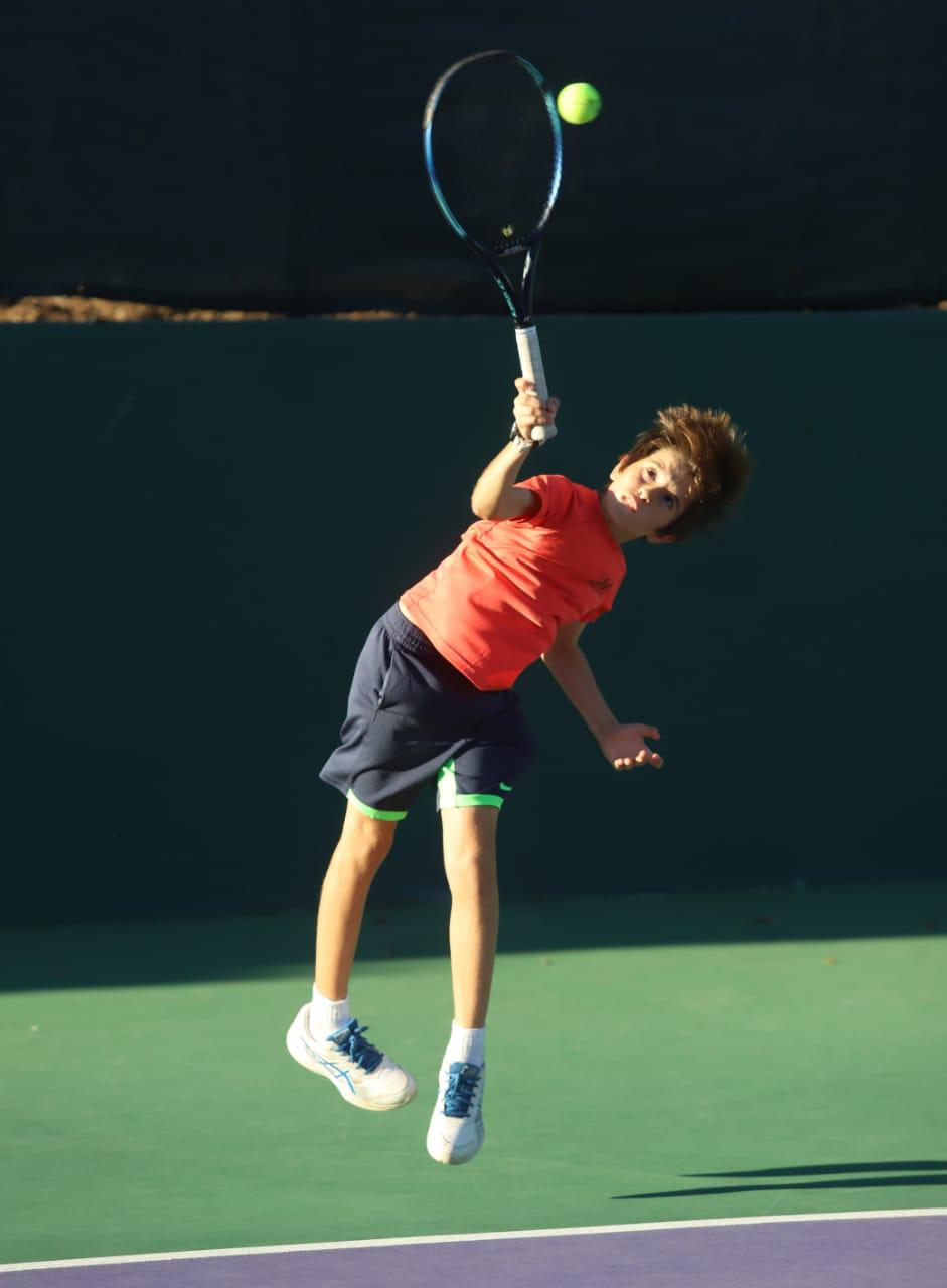 $!Jorge Aviña impone su experiencia en Copa de Tenis de la Primavera