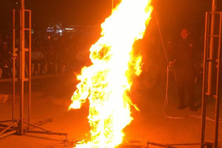 Arde figura de delegado de Vialidad y Transporte de Escuinapa