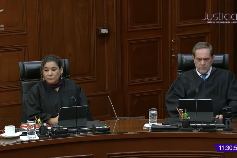 Señala Lenia Batres que SCJN se niega a inscribirla en el ISSSTE y a bajarle el salario