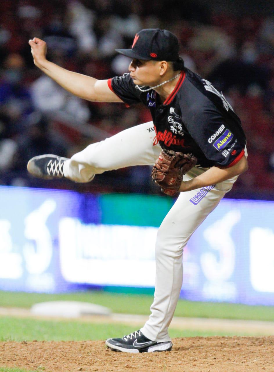 $!‘Pulpa’ Ríos define triunfo de Venados ante Charros y se lleva la serie