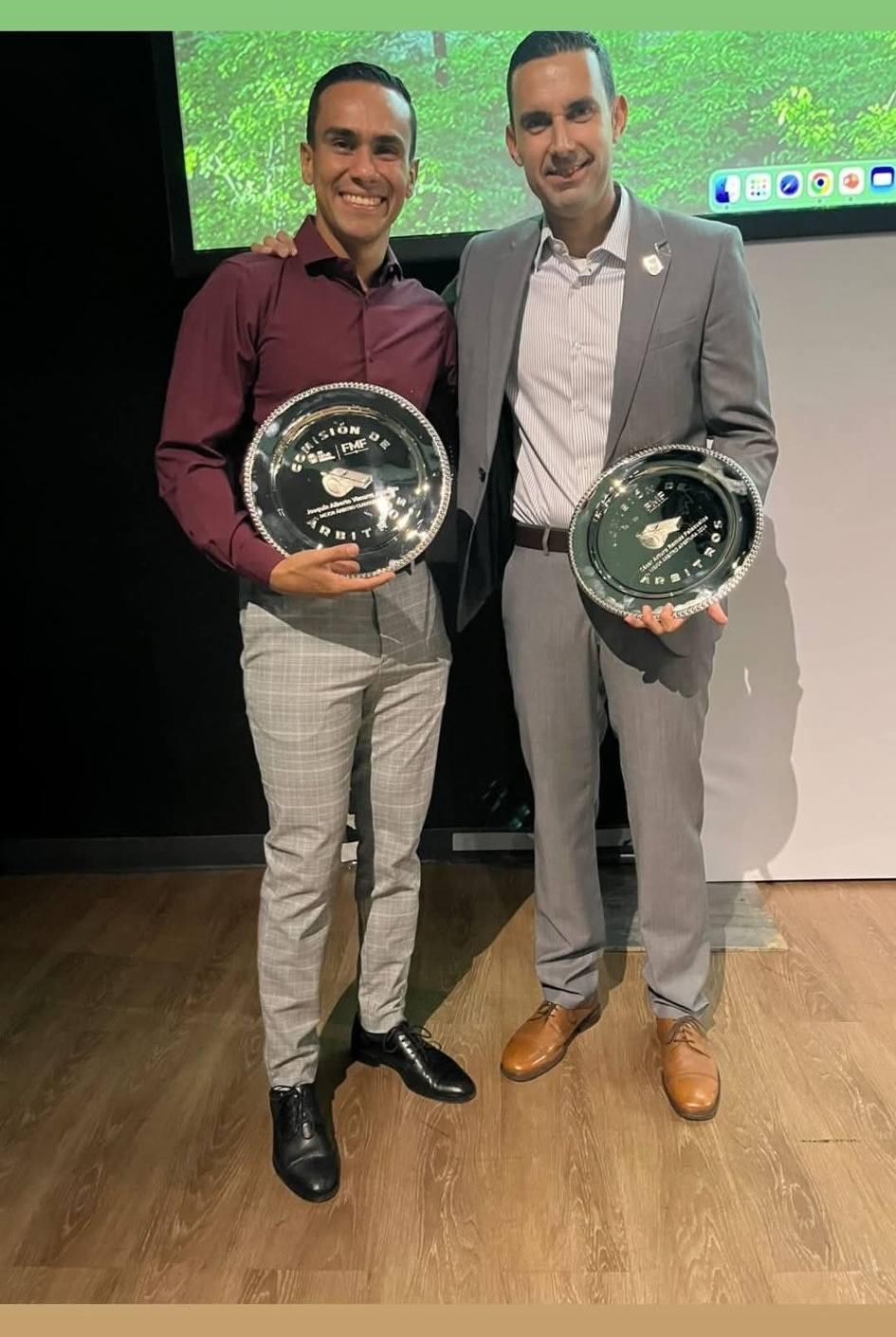 $!Sinaloa arrasa en los premios a mejores árbitros del futbol profesional