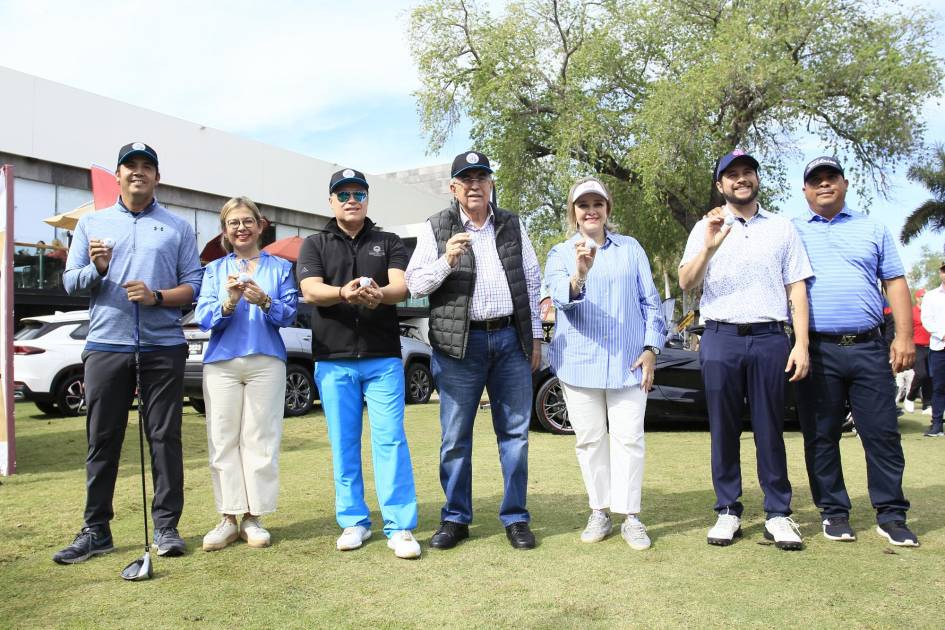 Participan en el Torneo Anual de Golf a beneficio de DIF Sinaloa