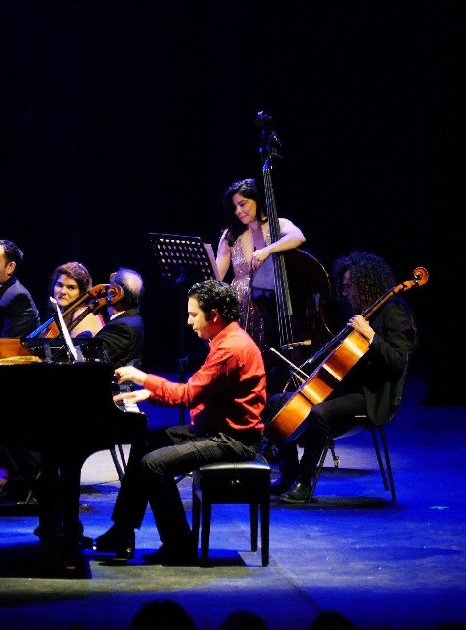 $!El pianista José Miguel Rivera durante su participación.