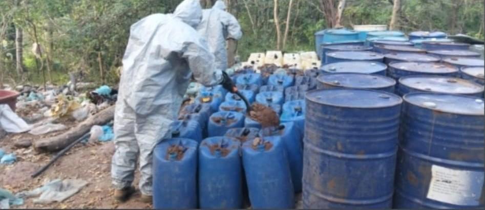 $!Incautan cerca de 14 mil litros de precursores para drogas sintéticas en Culiacán