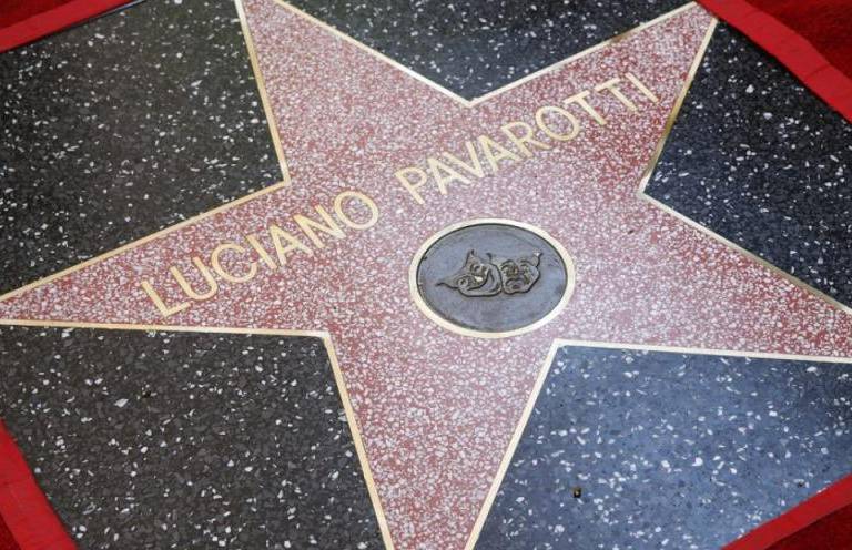 A 15 años de su muerte, Luciano Pavarotti tiene ya su estrella en el Paseo de la Fama