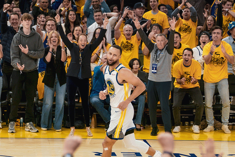 Stephen Curry lidera a los Warriors hacia una victoria clave sobre los Rockets