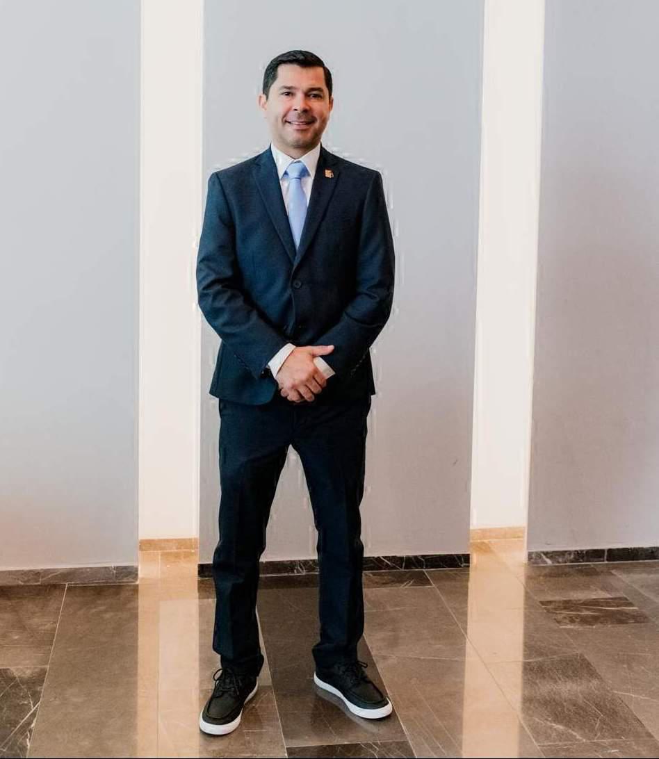 $!Guillermo Andrade Cañedo rindió protesta como presidente de AMASFAC Mazatlán para el periodo 2026–2027.