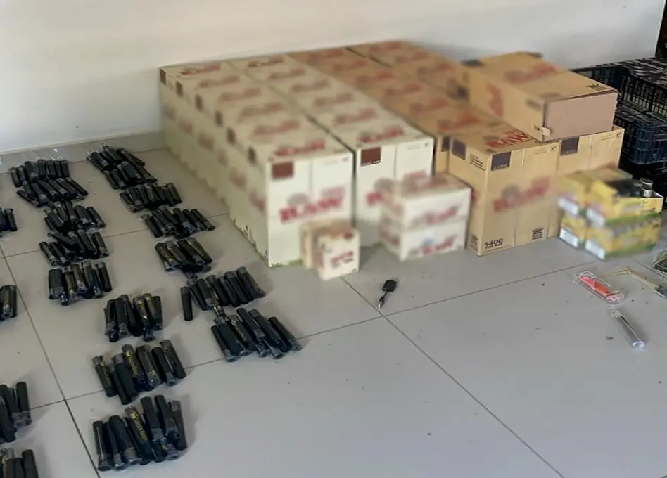$!Golosinas, vapeadores y marihuana: el aseguramiento que dejó un cateo en Culiacán