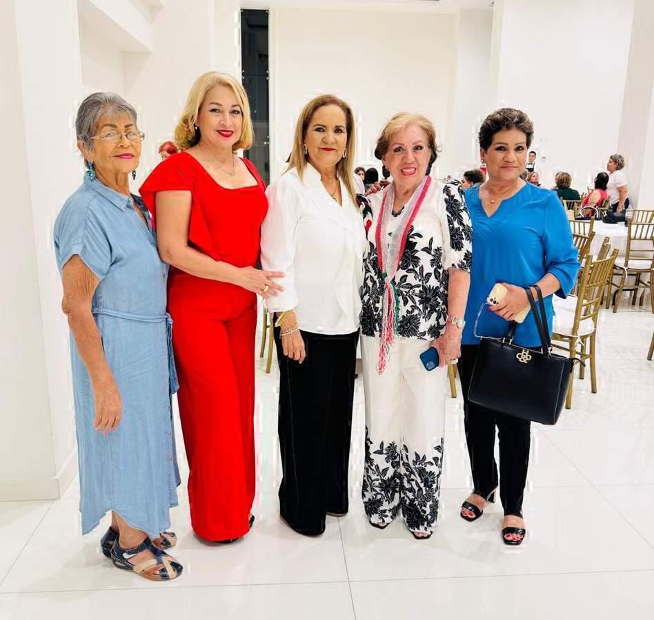 $!Ana María Márquez Castillo, Malinalli Esperano Márquez, Doris Osuna de Villalpando, Esperanza Bustamante y Leticia Morales Madero.
