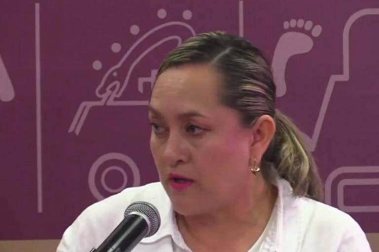 Liberan a persona que estaba amordazada dentro de un vehículo y detienen a conductor, en Culiacán