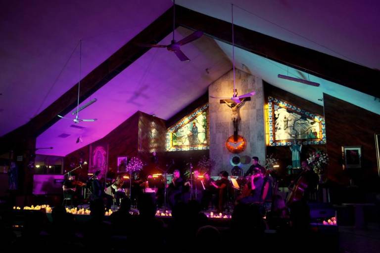 Aplauden a la Camerata Mazatlán en la Iglesia San Carlos Borromeo