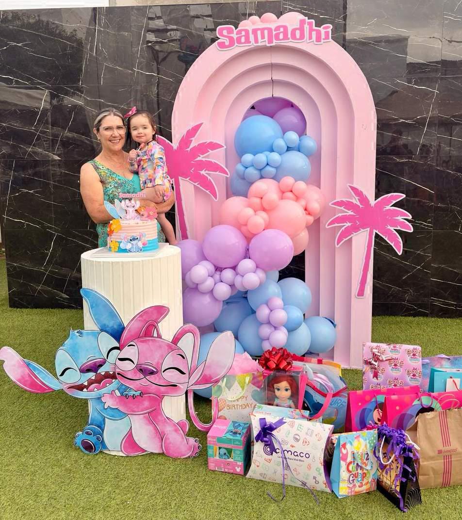 $!Laura Gárate con su linda nieta Samadhi.
