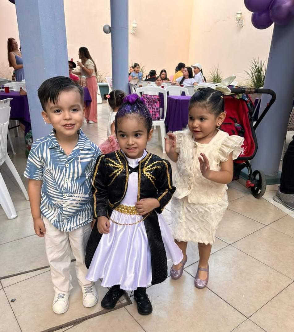 $!Brandon, Valeria y Constanza.