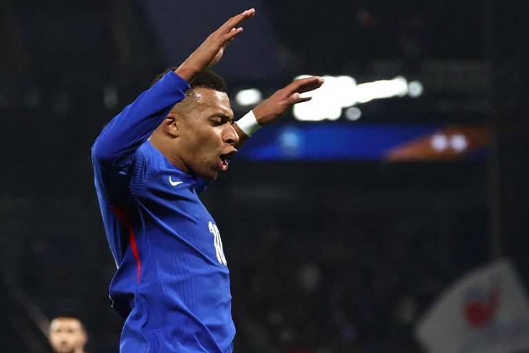 Francia no falla y Suiza brilla en Eliminatorios Europeos rumbo al Mundial 2026