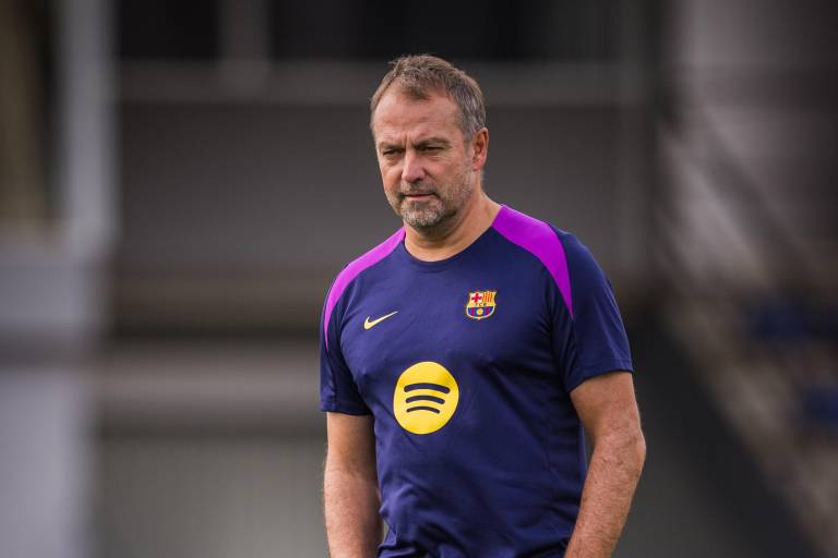 Hansi Flick no estará en el Clásico: sancionado con un partido tras su expulsión ante Girona