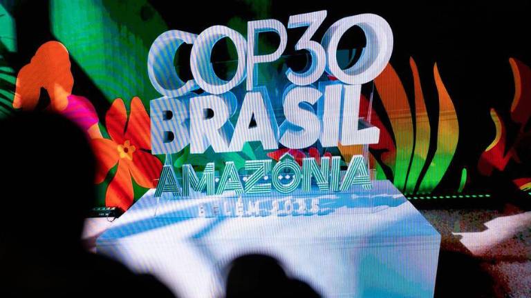 La sala plenaria principal del Hangar - Centro de Convenciones y Comercio de la Amazonía, durante la ceremonia de apertura de la COP30 en Belém, Brasil.