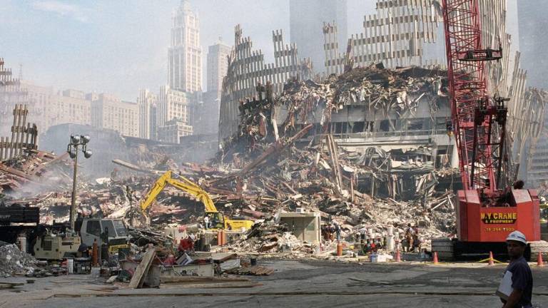 El entonces Secretario General, Kofi Annan, visitó el lugar de los atentados terroristas del 11 de septiembre de 2001 en la ciudad de Nueva York, donde antes se alzaban las Torres Gemelas del World Trade Center, y después conocido como la Zona Cero.