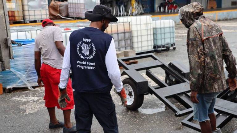 El personal del PMA presta apoyo logístico a la respuesta de emergencia en Jamaica.