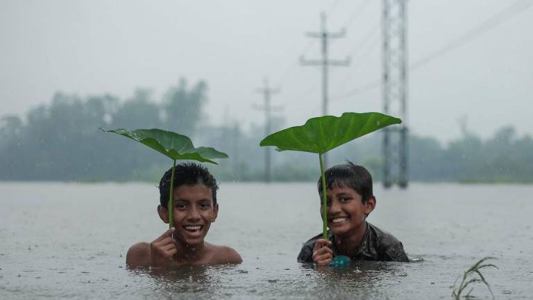Las lluvias de temporada provocan regularmente inundaciones en Chittagong, Bangladesh.