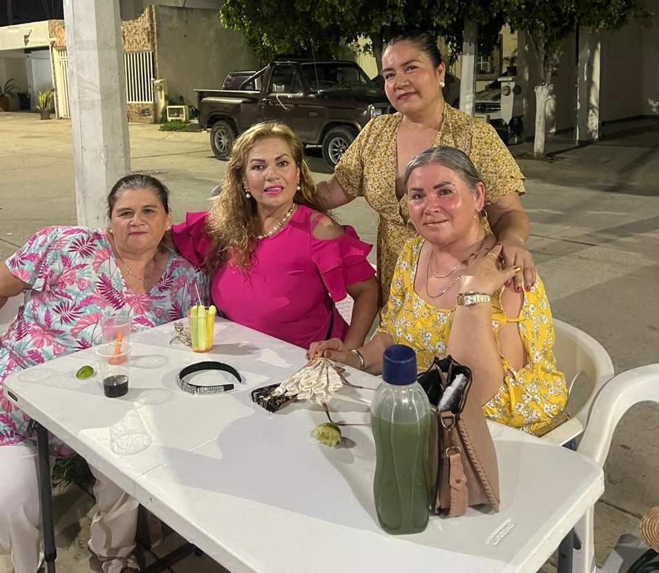 $!Lucy Ruiz, Lupita Pérez, Martha Manrique y Almida Soto.