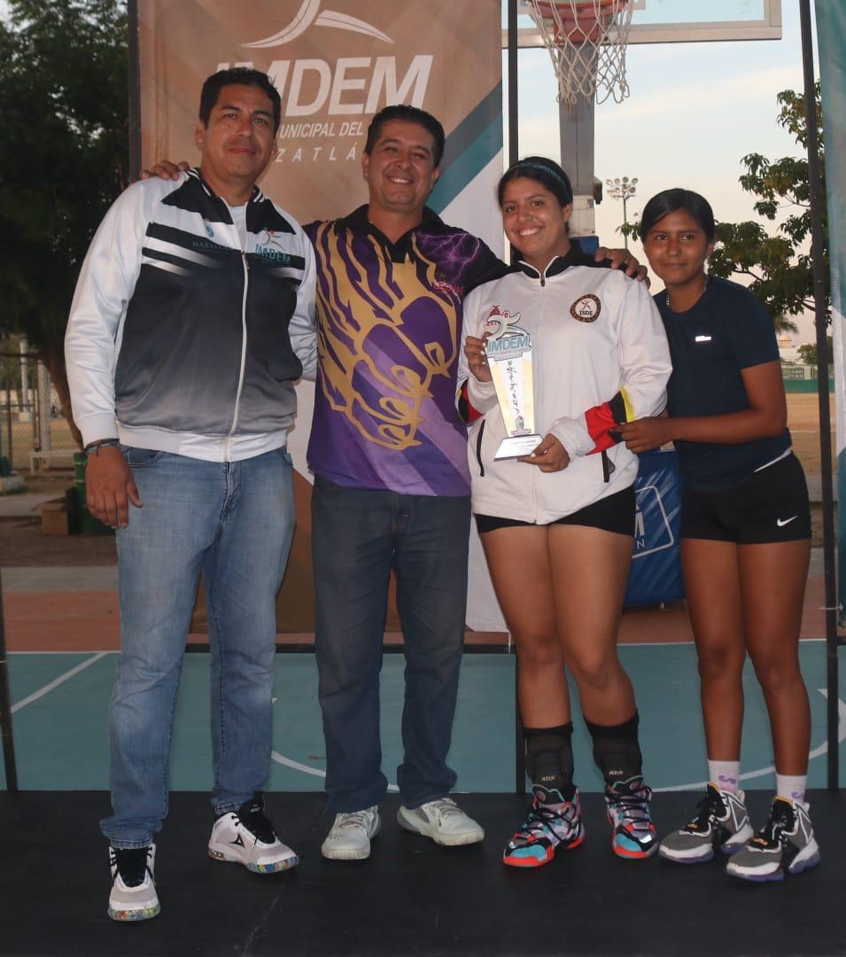 $!Guasave y Panteras Culiacán, campeones de Copa de Voleibol Imdem