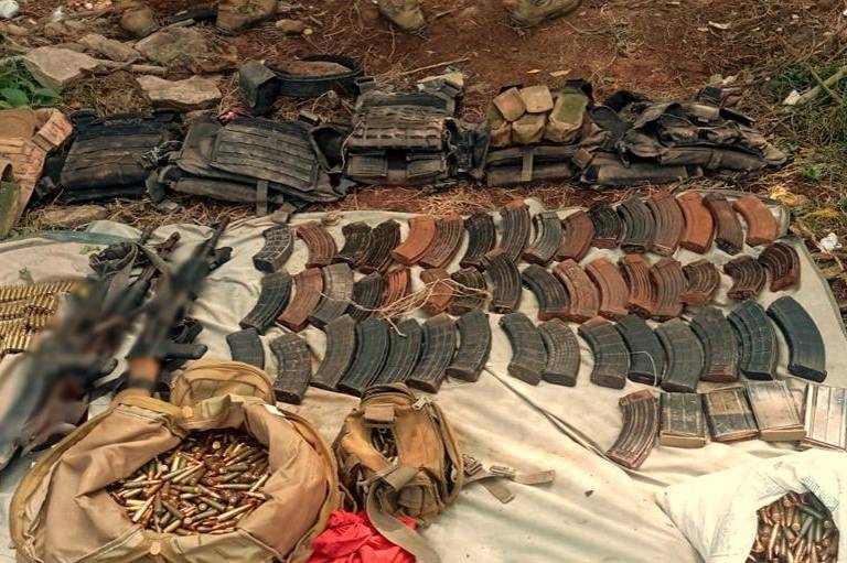 Aseguran armas, explosivos y detienen a dos personas en operativos en el sur de Sinaloa