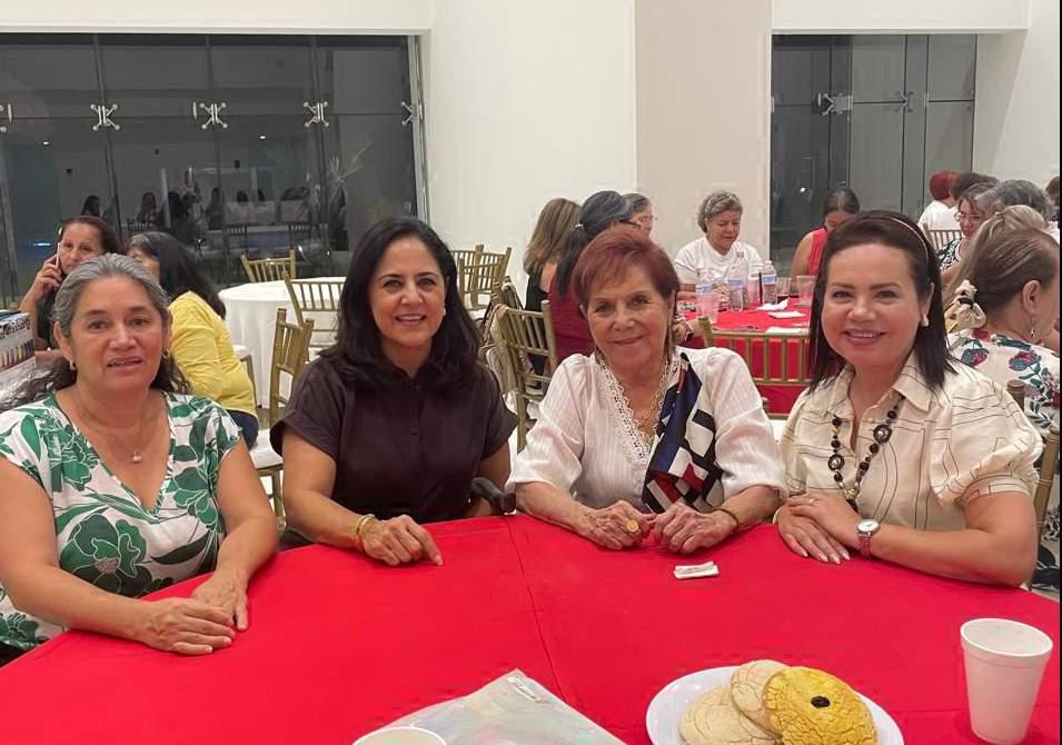 $!Gaby Aguilar, Lourdes Hoguera, Ada Marbella Bañuelos y Olivia Alvarado.