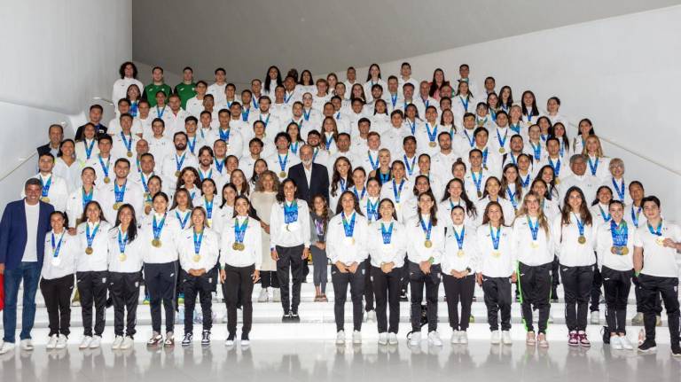 Fundación Telmex Telcel premia a campeones de San Salvador 2023