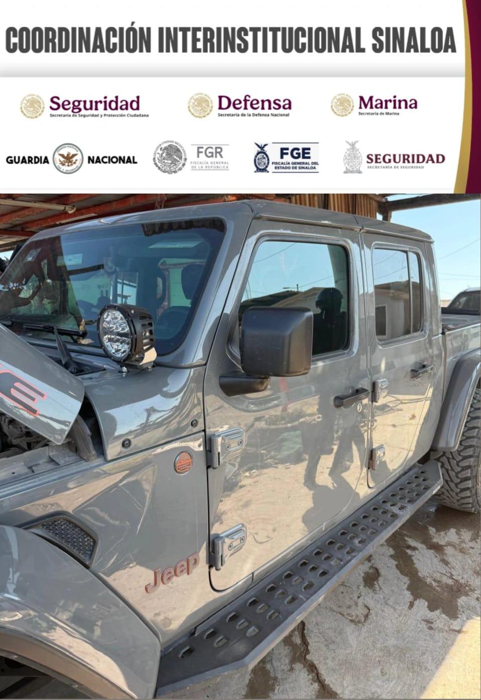 $!Detienen a 2 hombres y a un menor de edad, además aseguran arsenal, granadas y unidades blindadas en Navolato