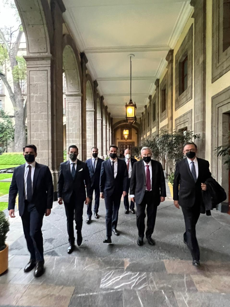 $!AMLO invita a empresarios a comprar cachitos para nueva rifa del CIP Playa Espíritu; fondos irán a presas del sur de Sinaloa, asegura