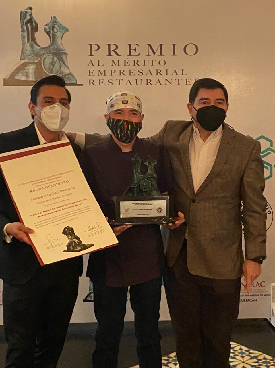 $!Reconocen al Clan Taniyama con el Premio al Mérito Empresarial Restaurantero