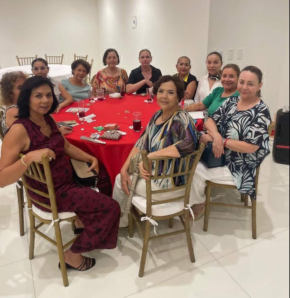 $!Las damas con sus aportaciones contribuyeron con una noble causa.