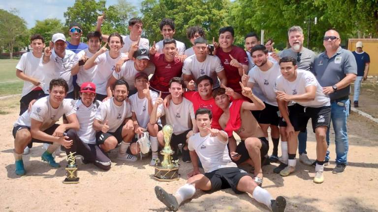 La Selección de Futbol Liga Imdem se proclamó campeona del Estatal de Primera Fuerza Juvenil.