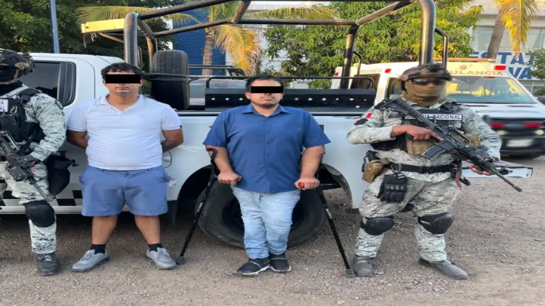 La Guardia Nacional detuvo a dos hombres con fentanilo y 50 mil dólares en efectivo, en Culiacán.