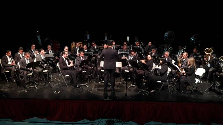 La Banda Sinfónica conformada por 43 talentosos músicos universitarios es un referente cultural que trasciende generaciones.