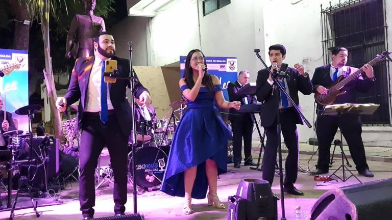 Ofrece Cronos Musical alegre velada a través de la cumbia