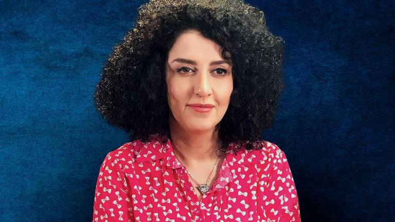 La defensora de los derechos humanos, Narges Mohammadi, ganadora del Premio Nobel de la Paz 2023.