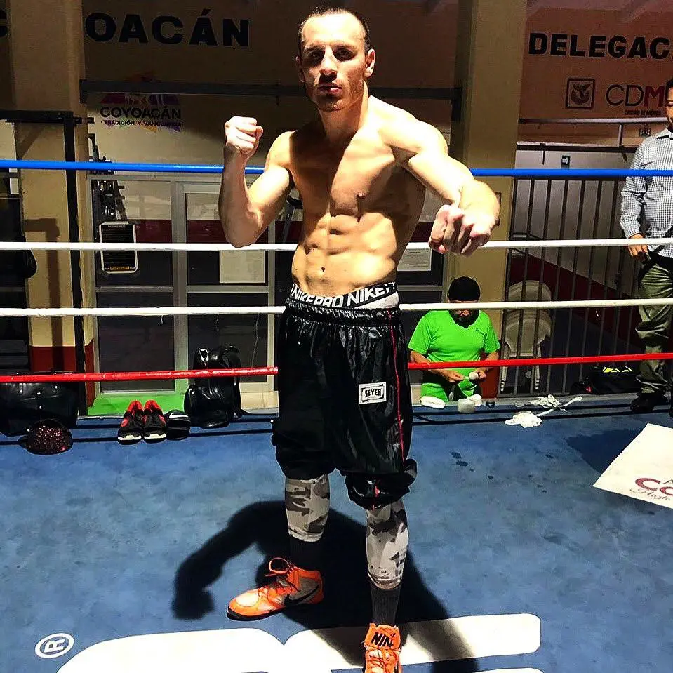 $!Omar Chávez lanza reto público a Canelo Álvarez para enfrentarse en el Estadio Azteca
