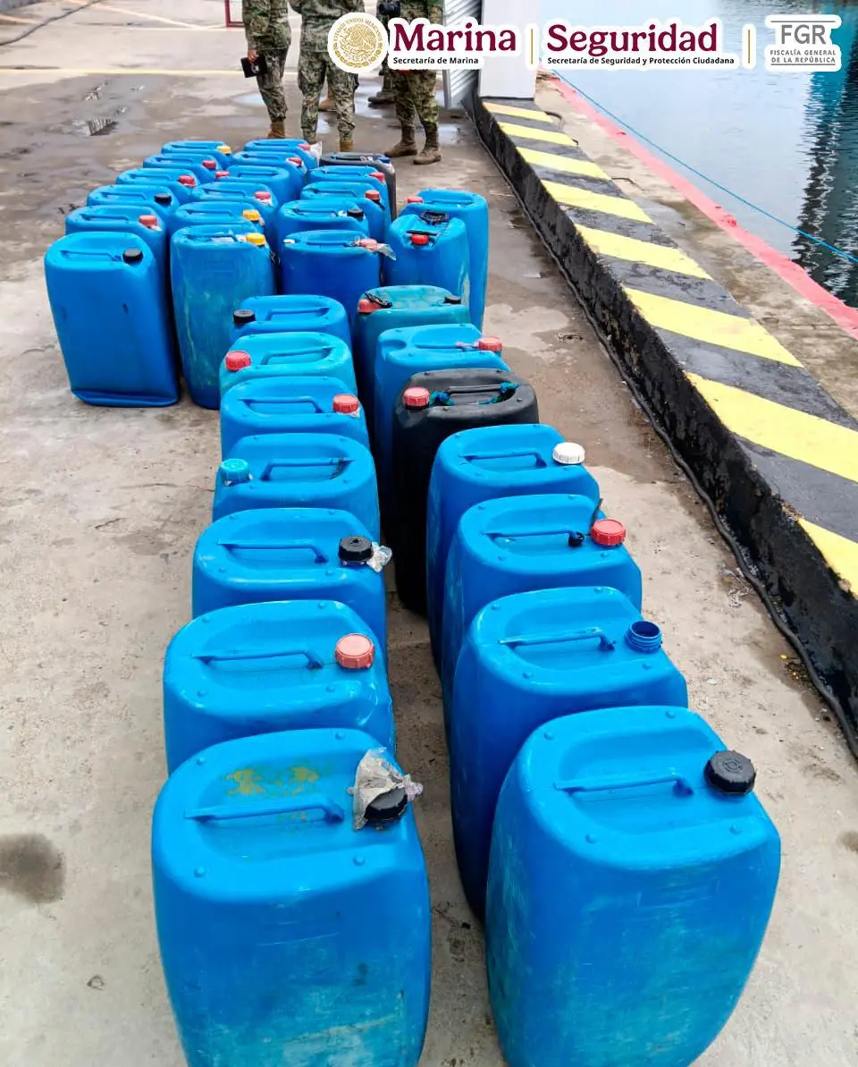 $!Decomisan 1.14 toneladas de presunta cocaína en operativo marítimo frente a Chiapas